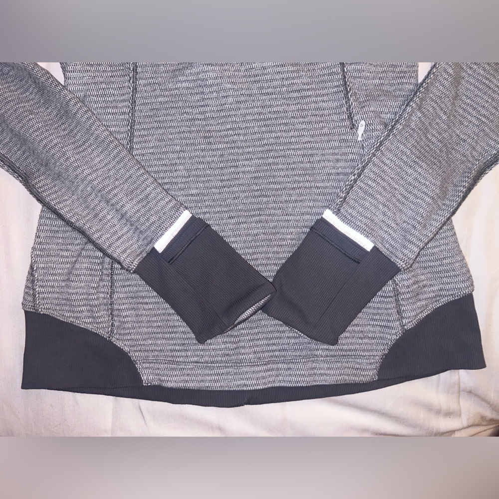 Lululemon running pullover zip pocket - Picture 3 of 10